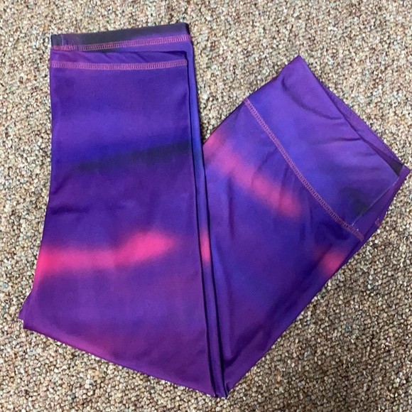 Take a Walk purple & pink yoga Capri pants - size Medium - Picture 1 of 11